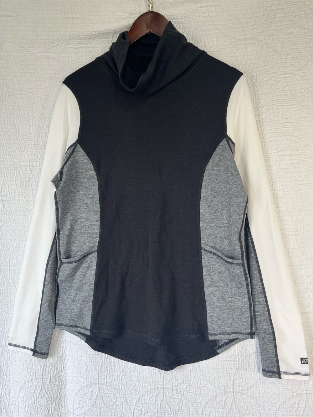 Kerrits Stable Temp Merino Wool Top Medium Black White Cowl Neck Pockets New  M